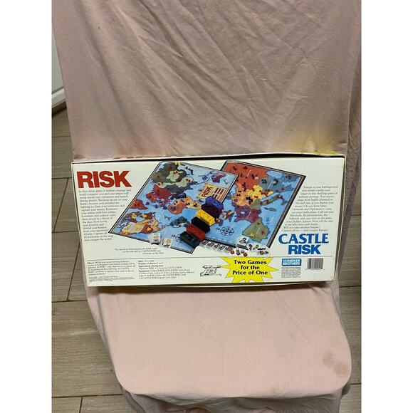 1990 Risk and Castle Risk Board game Vintage - Excellent Condition - Picture 3 of 3